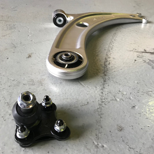 Whiteline VW Golf Roll Center